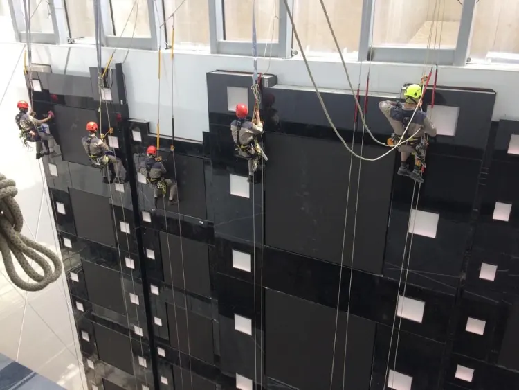 تجهیزات مناسب یکی از چهار اصل ایمنی کار در ارتفاع