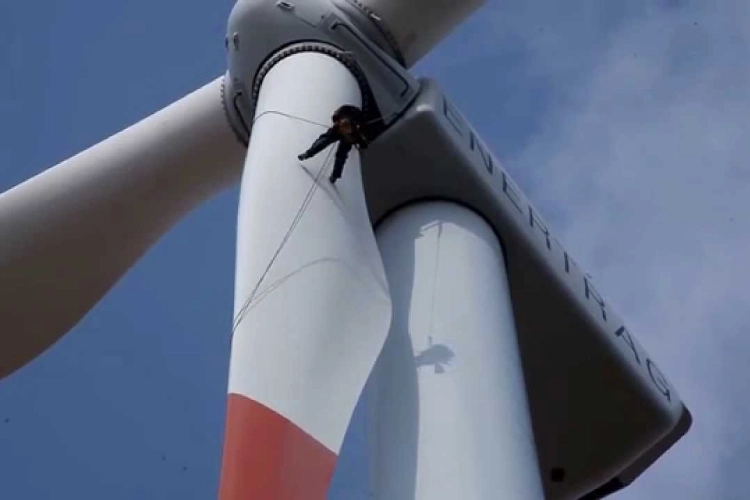 بازرسی توربین بادی با طناب