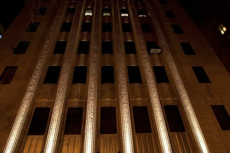 نورپردازی نمای ساختمان