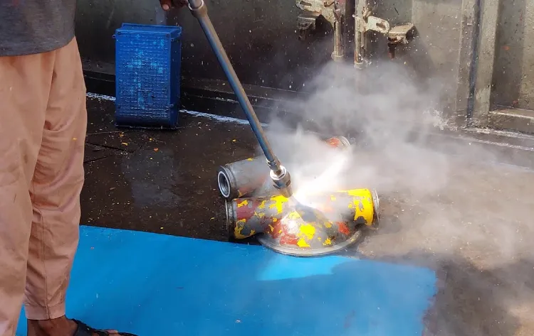 هیدروبلاست برای پاک کردن رنگ