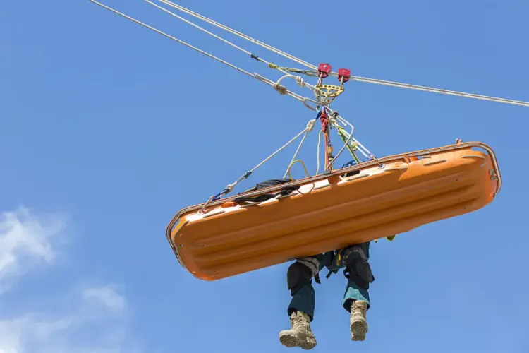 تیم امداد و نجات در ارتفاع