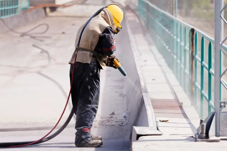 خدمات سندبلاست